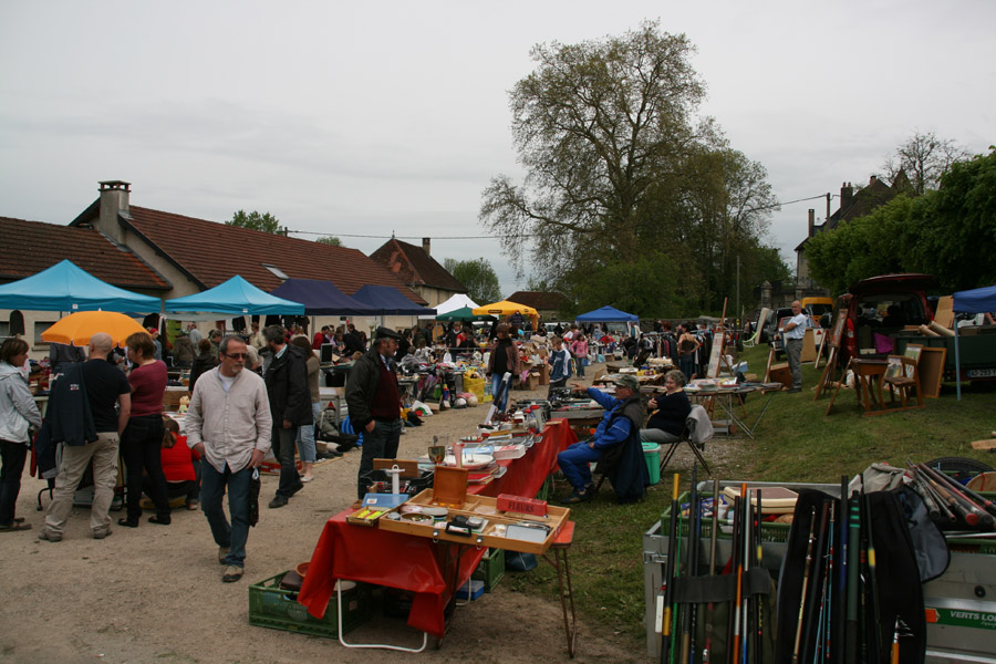 Vide grenier de Liesle